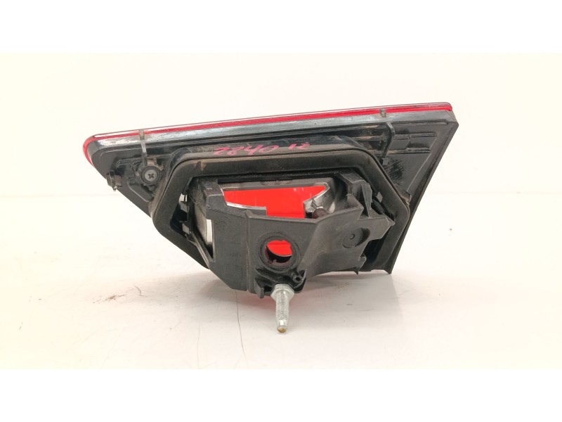 Recambio de piloto trasero izquierdo interior para renault clio iv (bh_) 1.2 16v referencia OEM IAM   
							