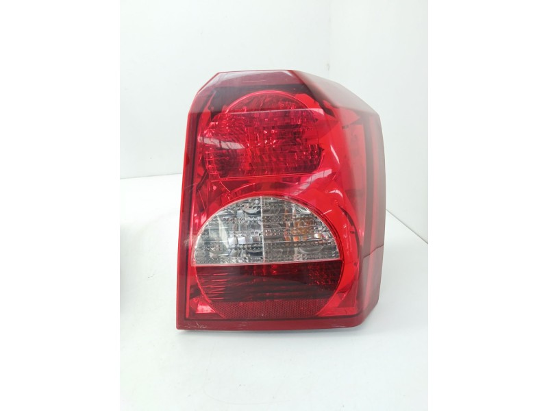 Recambio de piloto trasero derecho para dodge caliber 2.0 crd referencia OEM IAM   