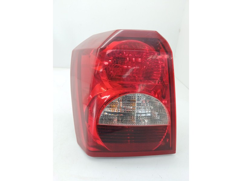 Recambio de piloto trasero izquierdo para dodge caliber 2.0 crd referencia OEM IAM 05160361  