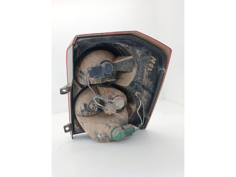 Recambio de piloto trasero izquierdo para dodge caliber 2.0 crd referencia OEM IAM 05160361  
							