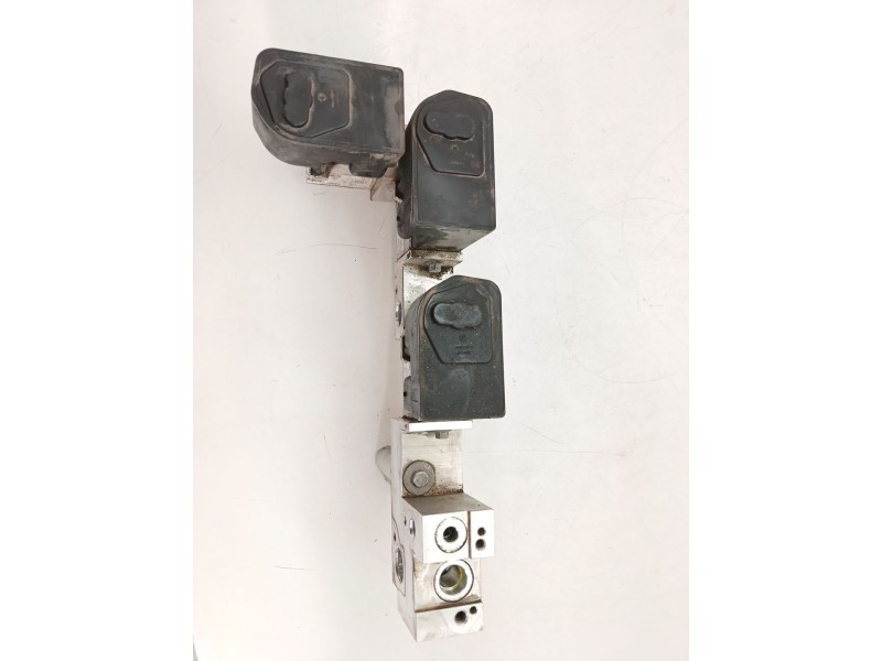 Recambio de valvula expansion para jaguar i-pace (x590) ev400 awd referencia OEM IAM J9D36C584AA  