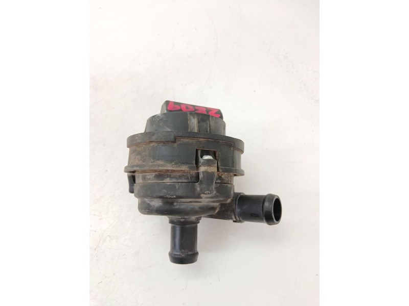 Recambio de bomba agua para jaguar i-pace (x590) ev400 awd referencia OEM IAM J9D318D475AA  