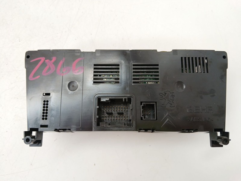 Recambio de mando climatizador para peugeot 5008 (0u_, 0e_) 1.6 hdi referencia OEM IAM 96738323XT  
							