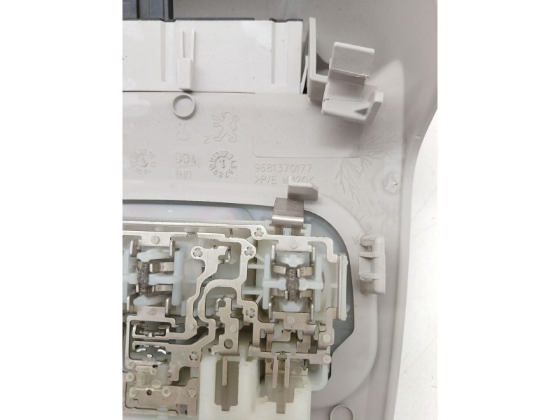 Recambio de luz interior para peugeot 5008 (0u_, 0e_) 1.6 hdi referencia OEM IAM 9681370177  
							