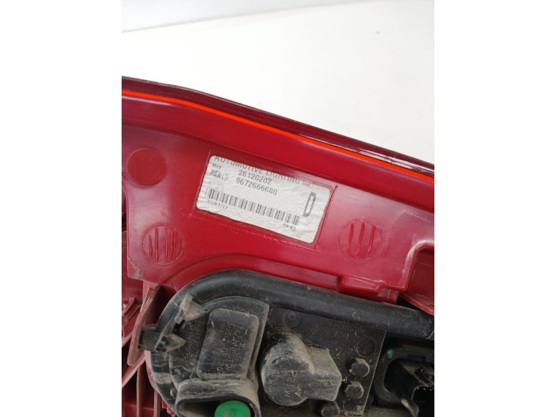 Recambio de piloto trasero derecho para peugeot 5008 (0u_, 0e_) 1.6 hdi referencia OEM IAM   
							