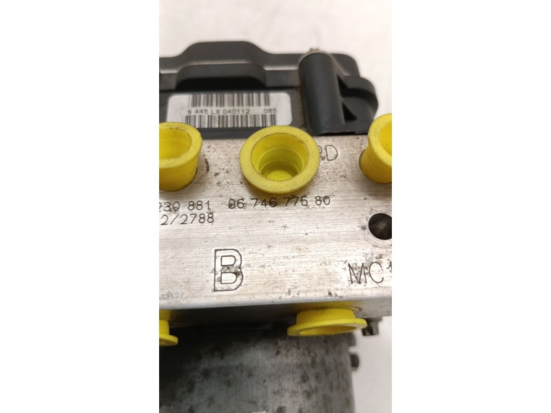 Recambio de abs para peugeot 5008 (0u_, 0e_) 1.6 hdi referencia OEM IAM 9674777580  