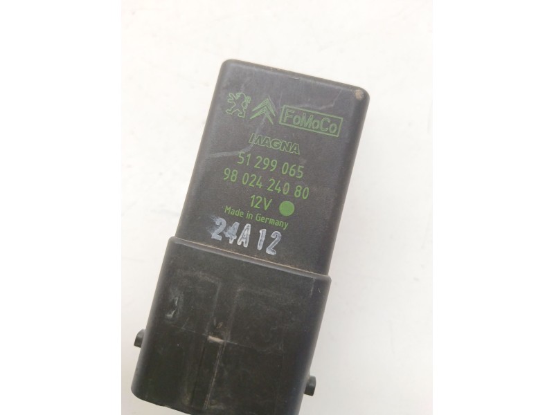 Recambio de caja precalentamiento para peugeot 5008 (0u_, 0e_) 1.6 hdi referencia OEM IAM 9802424080  