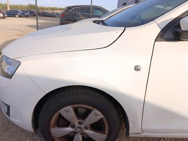 Recambio de aleta delantera izquierda para skoda rapid (nh3, nk3, nk6) 1.6 tdi referencia OEM IAM   