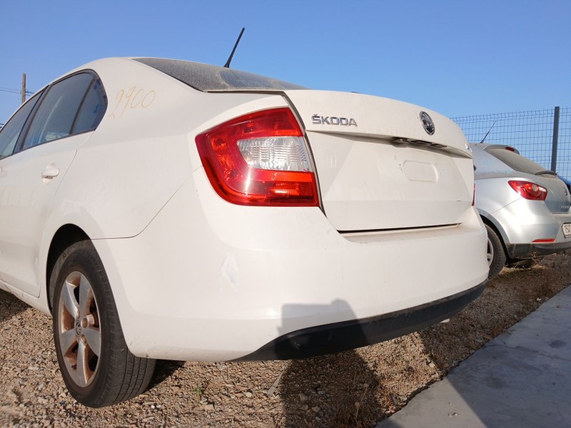 Recambio de paragolpes trasero para skoda rapid (nh3, nk3, nk6) 1.6 tdi referencia OEM IAM   