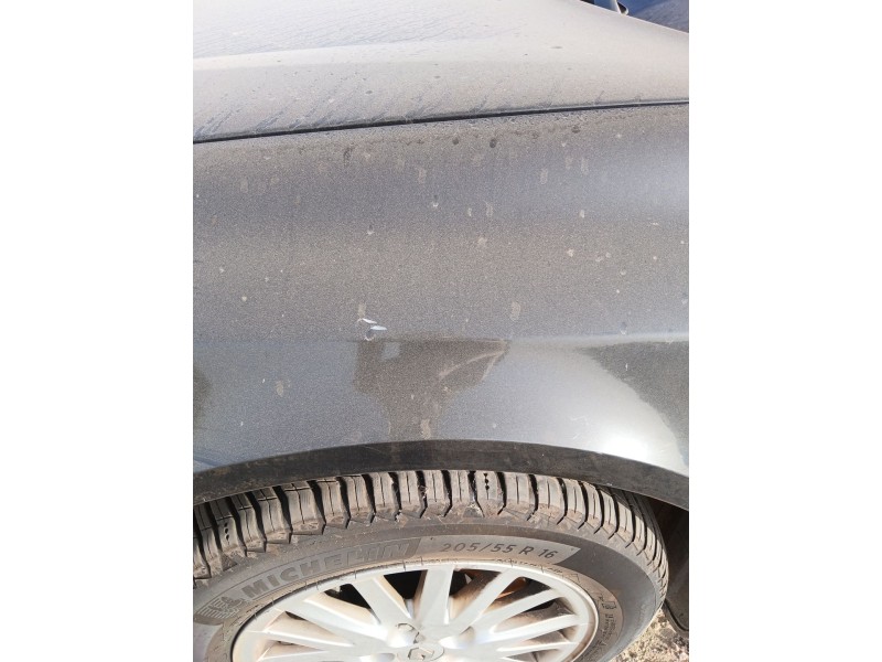 Recambio de aleta delantera izquierda para renault laguna ii (bg0/1_) 1.9 dci (bg1a, bg1v) referencia OEM IAM   