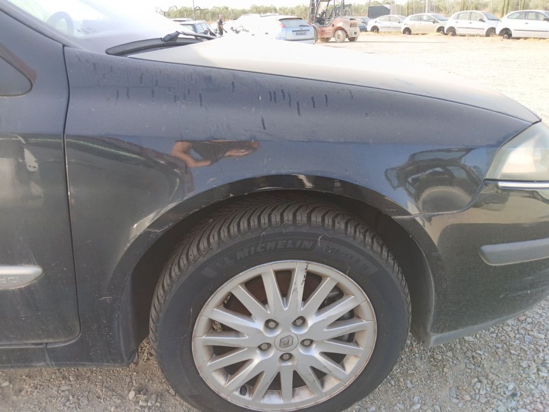 Recambio de aleta delantera derecha para renault laguna ii (bg0/1_) 1.9 dci (bg1a, bg1v) referencia OEM IAM   
							