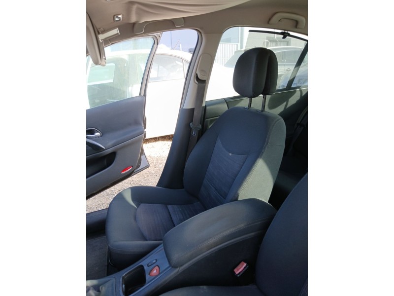 Recambio de asiento delantero derecho para renault laguna ii (bg0/1_) 1.9 dci (bg1a, bg1v) referencia OEM IAM   
