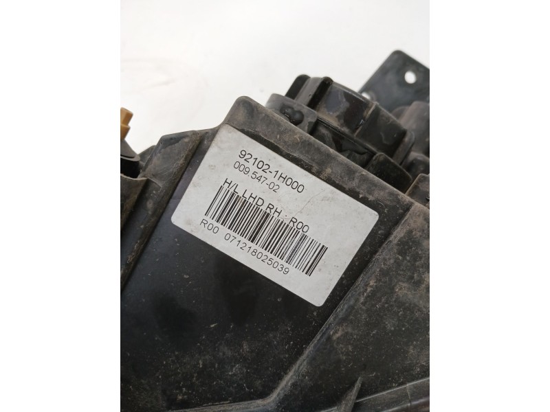 Recambio de faro derecho para kia cee´d hatchback (ed) 1.6 cvvt referencia OEM IAM 921021H000  