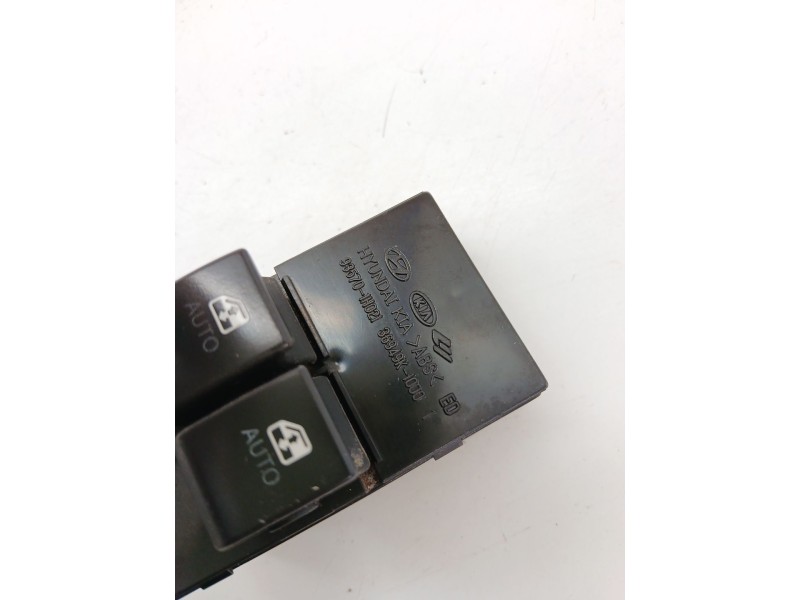 Recambio de mando elevalunas delantero izquierdo para kia cee´d hatchback (ed) 1.6 cvvt referencia OEM IAM 935701H021  
							