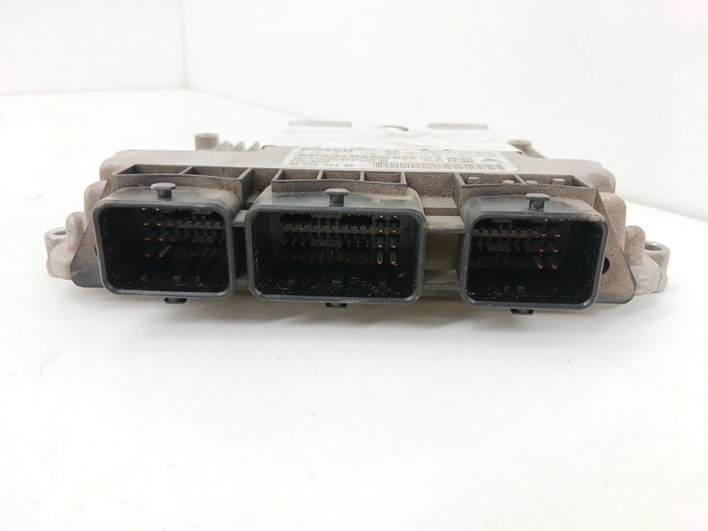 Recambio de centralita motor uce para peugeot 5008 (0u_, 0e_) 1.6 hdi referencia OEM IAM 9665674480  
							