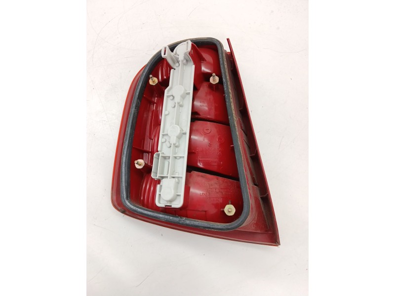 Recambio de piloto trasero izquierdo para skoda fabia i (6y2) 1.9 sdi referencia OEM IAM 6Y6945112B  