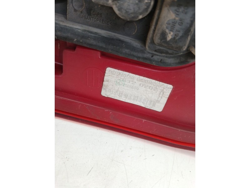 Recambio de piloto trasero derecho para peugeot 5008 (0u_, 0e_) 1.6 hdi referencia OEM IAM 9672666690  