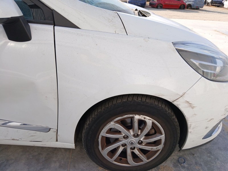 Recambio de aleta delantera derecha para renault grand scénic iii (jz0/1_) 1.5 dci referencia OEM IAM   