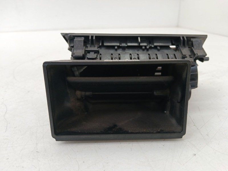 Recambio de rejilla aireadora para skoda rapid (nh3, nk3, nk6) 1.6 tdi referencia OEM IAM 5JA819701E  