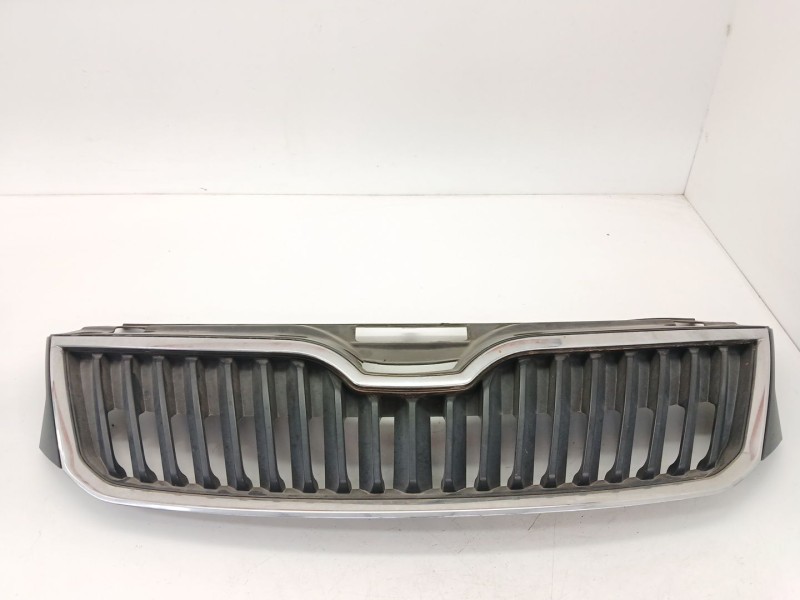 Recambio de calandra delantera de radiador para skoda rapid (nh3, nk3, nk6) 1.6 tdi referencia OEM IAM   
