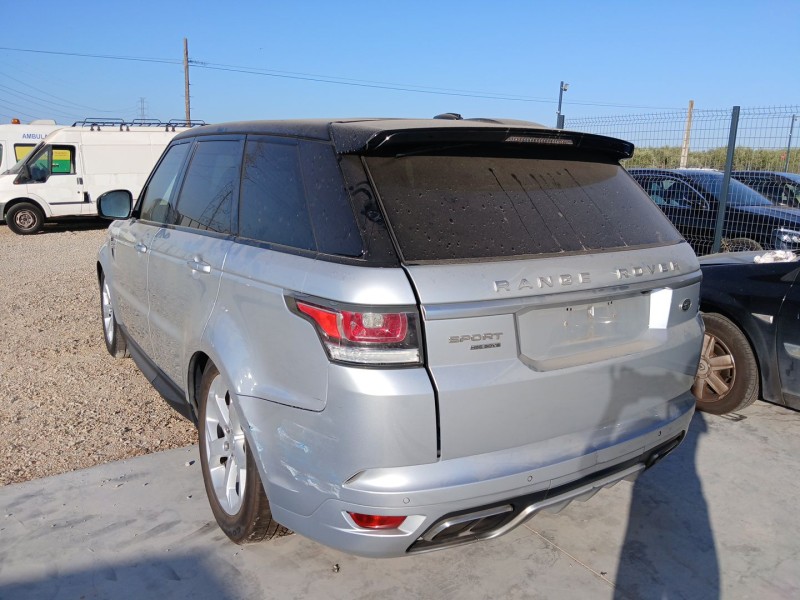 land rover range rover iv (l405) del año 2012
							