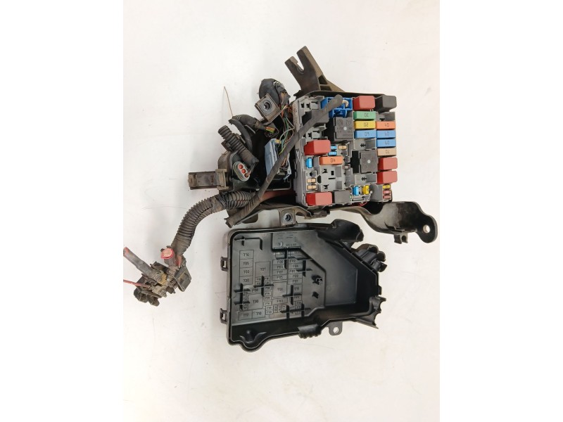 Recambio de caja reles / fusibles para alfa romeo giulietta (940_) 1.6 jtdm (940fxd1a) referencia OEM IAM 50514169  