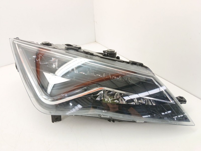 Recambio de faro derecho para seat leon (5f1) 1.5 tsi referencia OEM IAM   