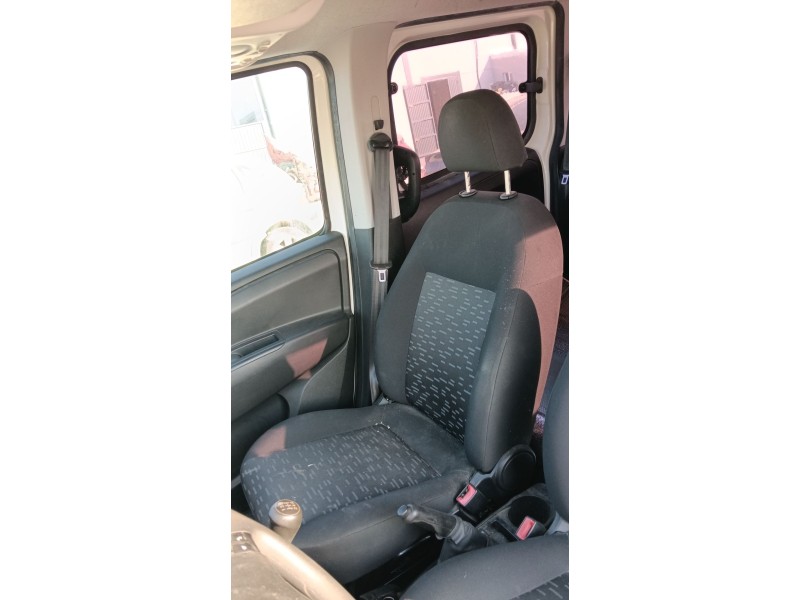 Recambio de asiento delantero derecho para opel combo furgoneta/monovolumen (x12) 1.3 cdti (b05) referencia OEM IAM   