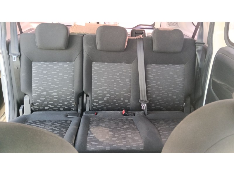 Recambio de asientos traseros para opel combo furgoneta/monovolumen (x12) 1.3 cdti (b05) referencia OEM IAM   