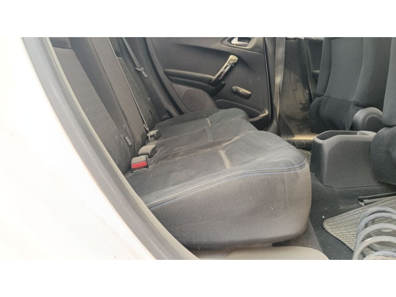 Recambio de asientos traseros para peugeot 208 i (ca_, cc_) 1.2 puretech 82 referencia OEM IAM   