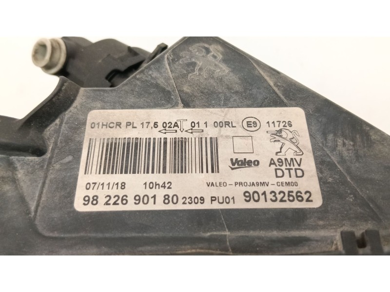 Recambio de faro derecho para peugeot 208 i (ca_, cc_) 1.2 puretech 82 referencia OEM IAM   