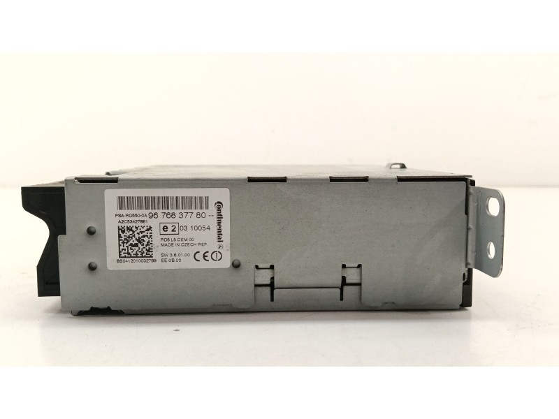 Recambio de sistema audio / radio cd para peugeot 508 i (8d_) 2.0 hdi referencia OEM IAM 9676837780  