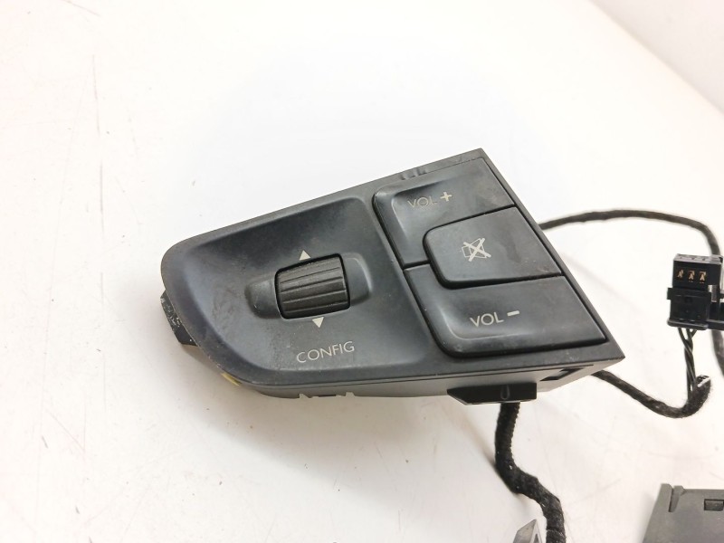 Recambio de mando volante para peugeot 508 i (8d_) 2.0 hdi referencia OEM IAM 966673348002  