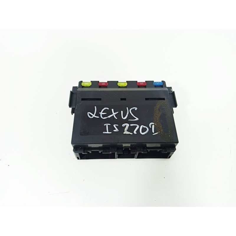 Recambio de caja reles / fusibles para lexus is200 (ds2/is2) 2.2 d-cat referencia OEM IAM 8921153020  