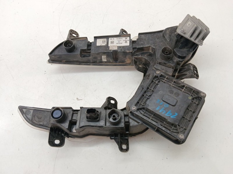 Recambio de piloto delantero izquierdo para renault captur i (j5_, h5_) 1.2 tce 120 referencia OEM IAM 266055303R  