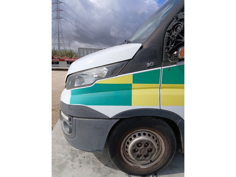 Recambio de aleta delantera izquierda para iveco daily vi furgoneta 33s13, 35s13, 35c13 referencia OEM IAM   