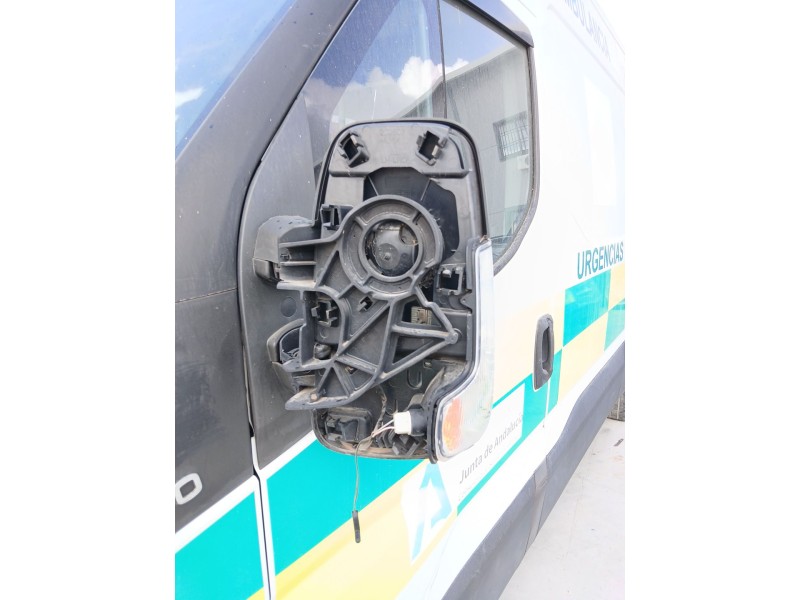 Recambio de retrovisor izquierdo para iveco daily vi furgoneta 33s13, 35s13, 35c13 referencia OEM IAM   