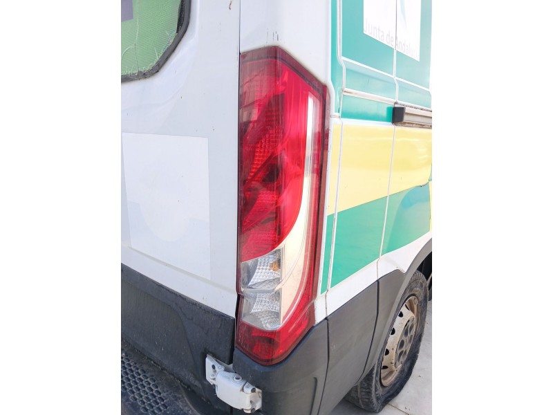 Recambio de piloto trasero derecho para iveco daily vi furgoneta 33s13, 35s13, 35c13 referencia OEM IAM   
							