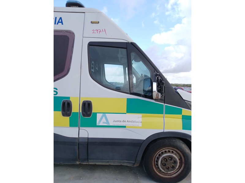 Recambio de puerta delantera derecha para iveco daily vi furgoneta 33s13, 35s13, 35c13 referencia OEM IAM   