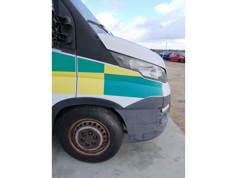 Recambio de aleta delantera derecha para iveco daily vi furgoneta 33s13, 35s13, 35c13 referencia OEM IAM   