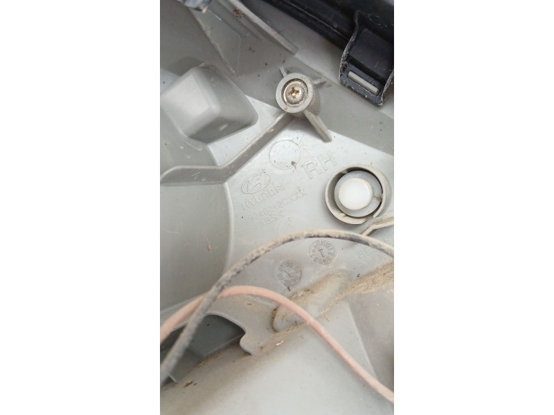 Recambio de piloto trasero derecho para hyundai coupe ii (gk) 1.6 16v referencia OEM IAM   
							