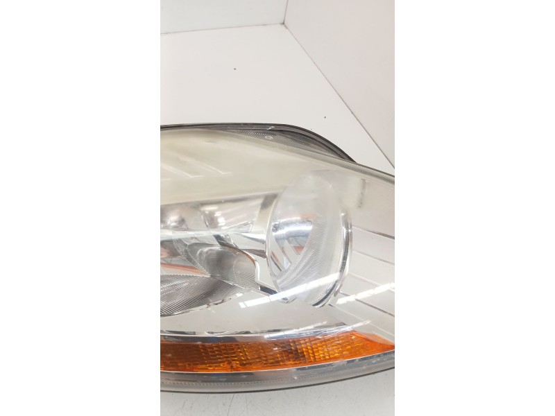 Recambio de faro derecho para ford kuga i 2.0 tdci referencia OEM IAM 8V4113W029AE  