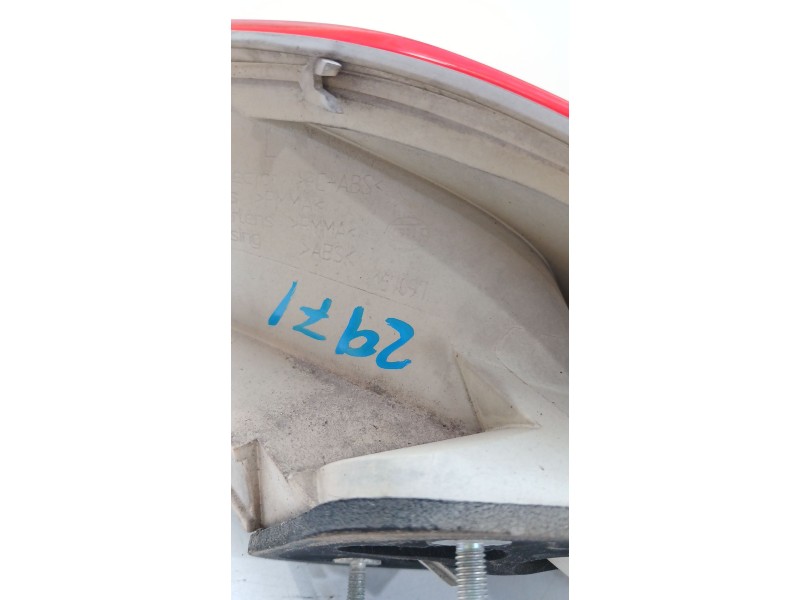 Recambio de piloto trasero izquierdo para ford kuga i 2.0 tdci referencia OEM IAM 167097  