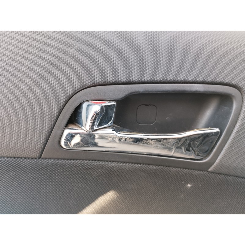 Recambio de maneta interior delantera izquierda para hyundai i30 1.4 cat referencia OEM IAM   