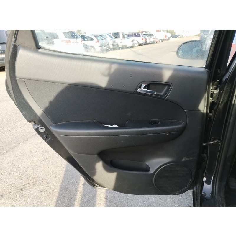 Recambio de guarnecido puerta trasera izquierda para hyundai i30 1.4 cat referencia OEM IAM   