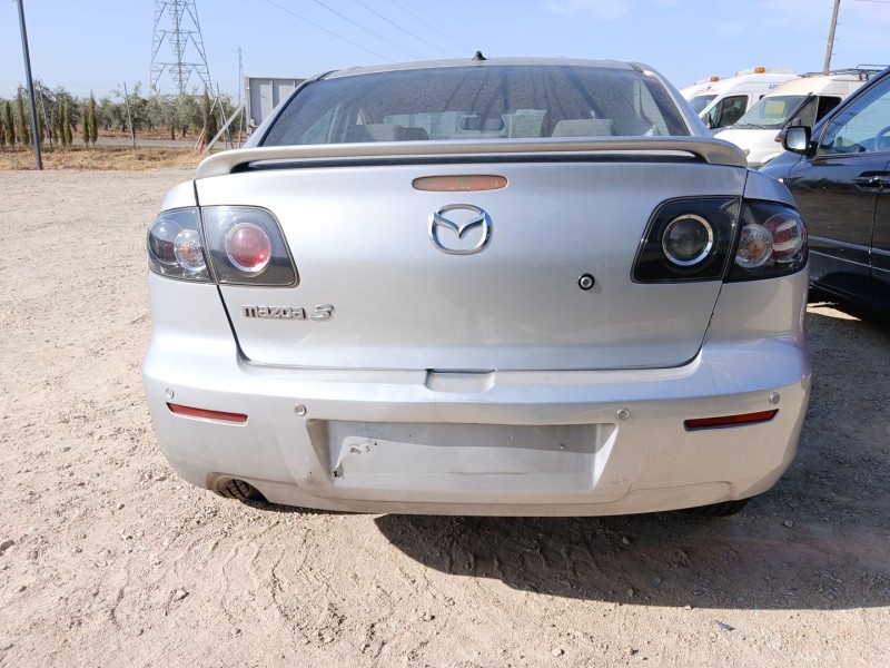 Recambio de paragolpes trasero para mazda 3 sedán (bk) 1.6 di turbo (bk12y) referencia OEM IAM   