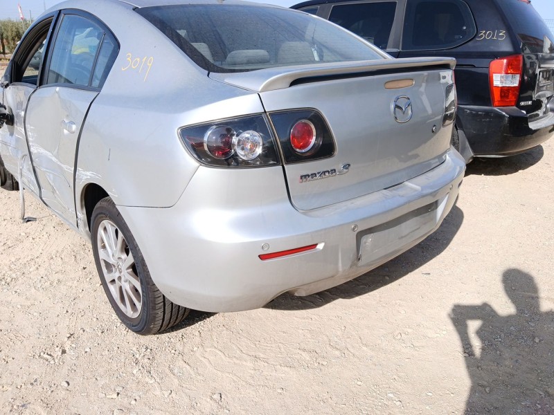 Recambio de paragolpes trasero para mazda 3 sedán (bk) 1.6 di turbo (bk12y) referencia OEM IAM   