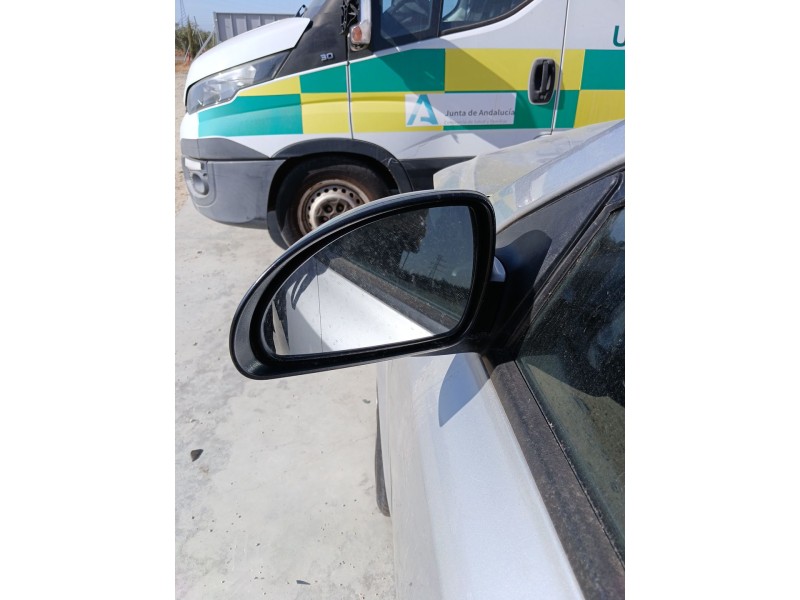 Recambio de retrovisor izquierdo para kia cee´d sw (ed) 1.6 crdi 115 referencia OEM IAM   
							