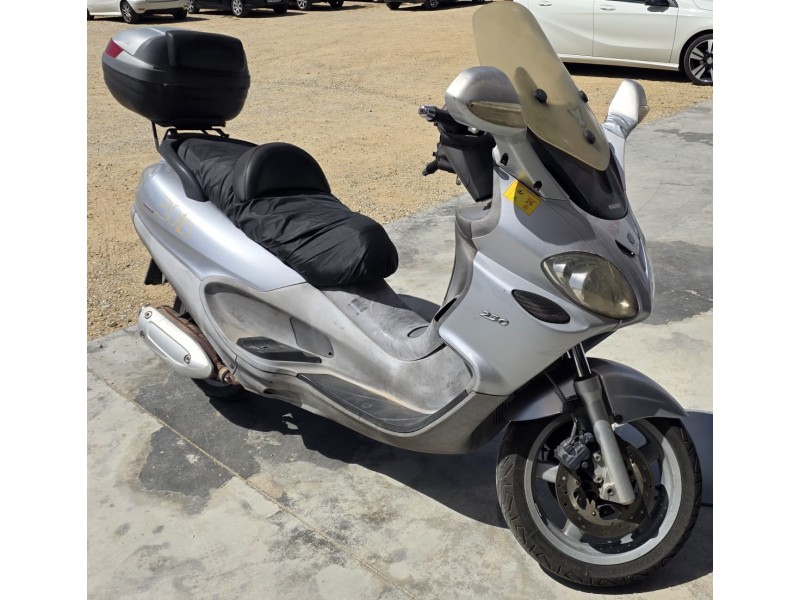 piaggio x9 del año 2004