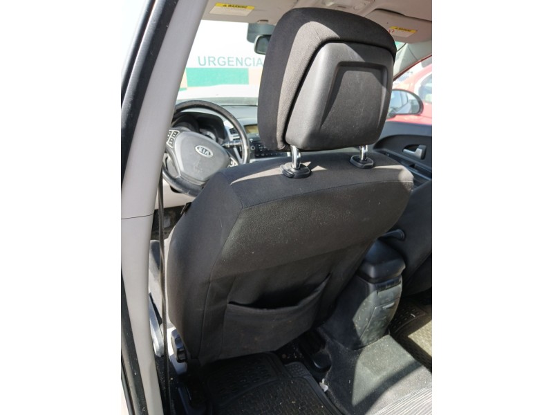 Recambio de asiento delantero izquierdo para kia cee´d sw (ed) 1.6 crdi 115 referencia OEM IAM   
